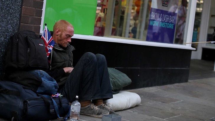 Бездомници ще приемат милостиня чрез кредитни карти с баркодове на