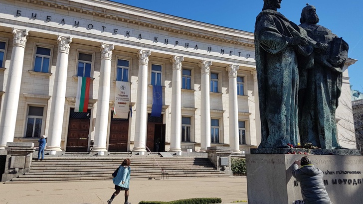 Изложените творби са посветени на знакови събития в България 