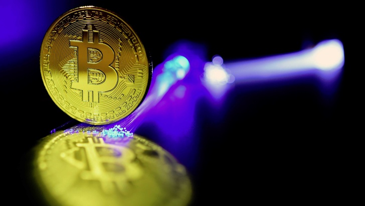 Най популярната в света криптовалута биткойн Bitcoin в четвъртък не