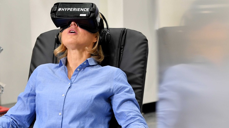Измисленият свят става реалност чрез VR очила с миризми вятър и