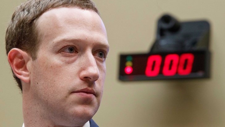 Европейският парламент поиска шефът на Фейсбук Марк Зукърбърг да се
