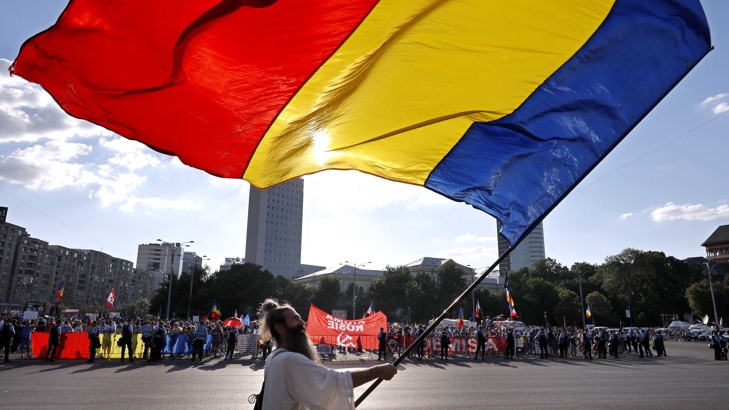 Хиляди отново излязоха на протест в РумънияГолям антиправителствен протест се
