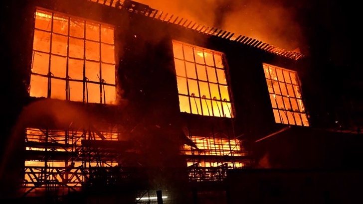Пожар отново нанесе огромни щети на едно от най престижните училища