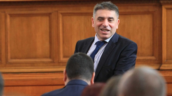 Адвокати до Данаил Кирилов: Такова право, каквото НС създава, ние