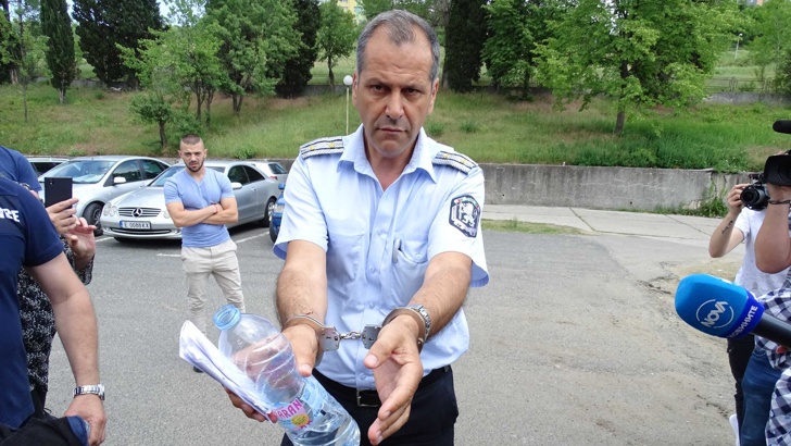 Данаил Стоицов задържаният по три обвинения шеф на КАТ Благоевград остава