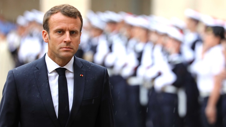 Популярността на президента на Франция Еманюел Макрон продължава да спада