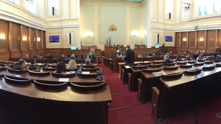 Редовната седмична програма на парламента предвижда първо гласуване на Законопроект