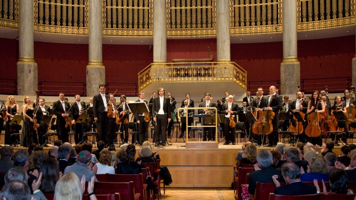 Vienna Classic Orchestra с допълнителни блокове за продажба на 8