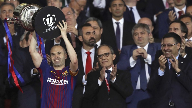 Полузащитникът на Барселона Андрес Иниеста ще обяви решението за своето