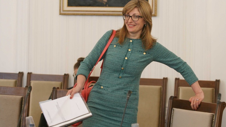 Вицепремиерът и министър на външните работи Екатерина Захариева ще приеме