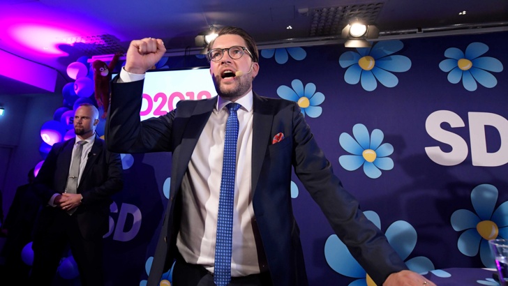 Шведският премиер опитва голяма коалиция със системната опозицияДясната антиимигрантска националистическа