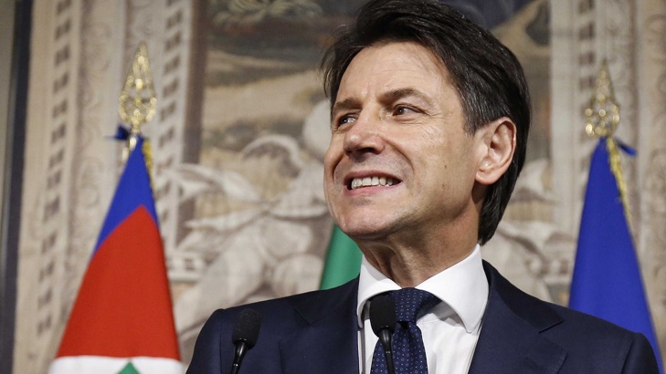 Сред пълен политически хаос италианският президент Серджо Матарела се готви