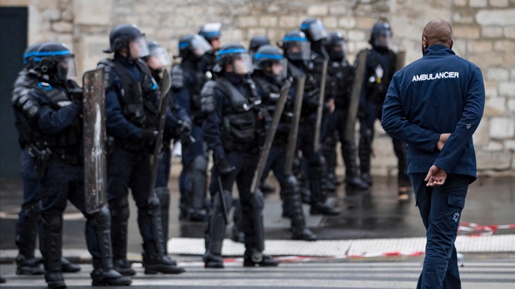 Засилени мерки за сигурност във Франция заради очаквани нови протестиЗасилени