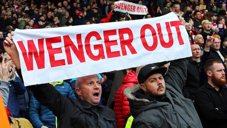 Бившият мениджър на Арсенал Арсен Венгер критикува запалянковците на тима
