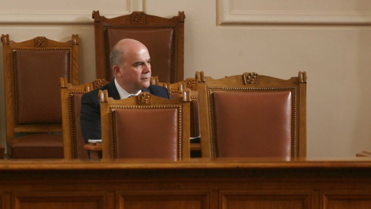 Бисер Петков Осигурителната система не търпи прекалено политическо вмешателствоОсигурителната система