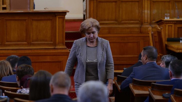 Менда Стоянова: Ако аз изтегля предложението си, Гражданска отговорност ще