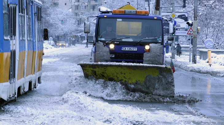 150 снегорина чистят столичните улициИзвършени са обработки със смеси срещу