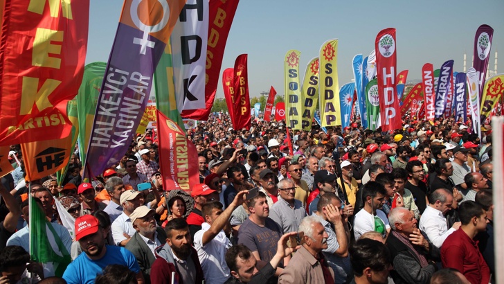 Снимка от днешния Ден на труда от Истанбул, Турция 
