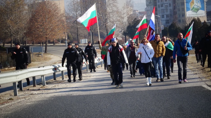 Неуспешен опит за блокада на Е-79 при шестия протест в Благоевград