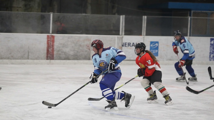Хокей на лед в България с две пързалки и бюджет
