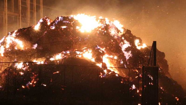 Огнен ад в СливенТри индустриални пожара и няколко селскостопански гасиха