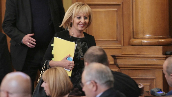 Мая Манолова: Парламентът работи за големите срещу малките, хората не