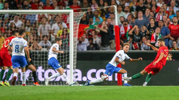 Португалия без Роналдо надви Италия в мач от Лигата на