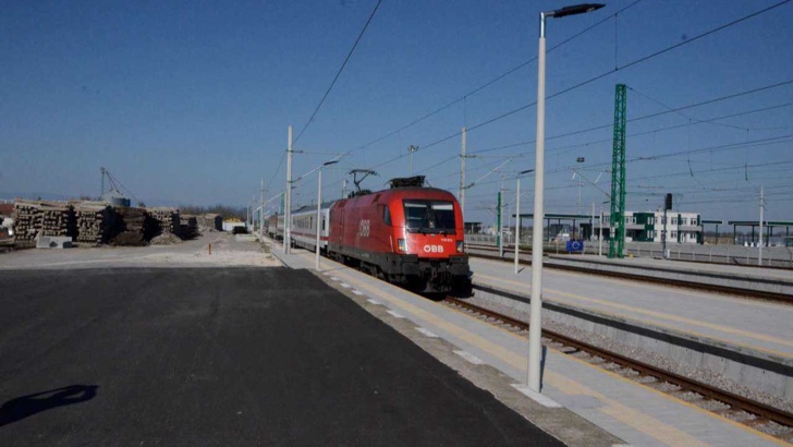 ЕС инвестира над 290 млн. евро в жп линията Пловдив-БургасЕвропейският