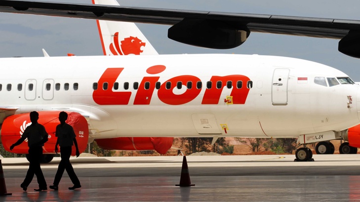 Индонезийски самолет се разби със 188 души на бордаИноднезийски пътнически