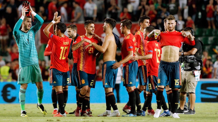 Испания вкара шест гола на световния вицешампион ХърватияИспания надигра убедително