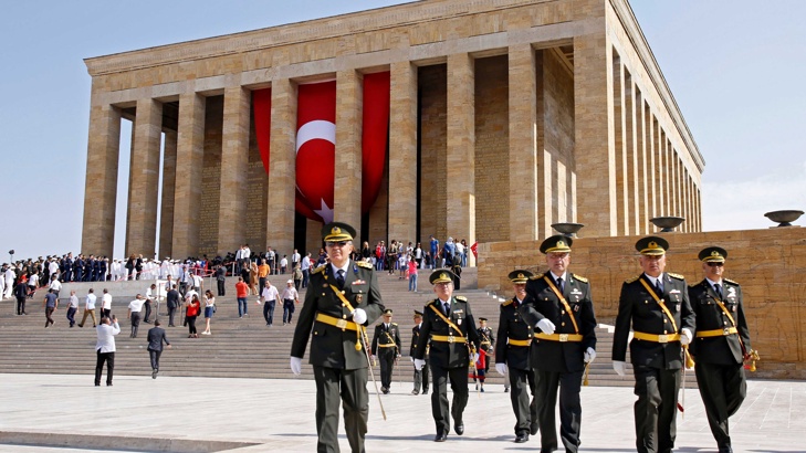 В Турция реставрираха бронираната лимузина на АтатюркНа специална церемония вчера