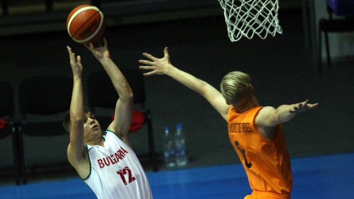 Баскетболистите на България до 16 години разгромиха ФинландияНационалният отбор по