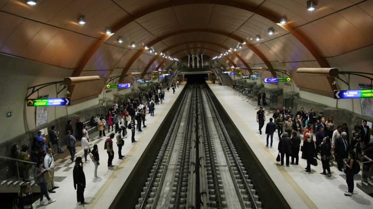 Проблем в мотриса забави движението в метротоДвижението на софийското метро