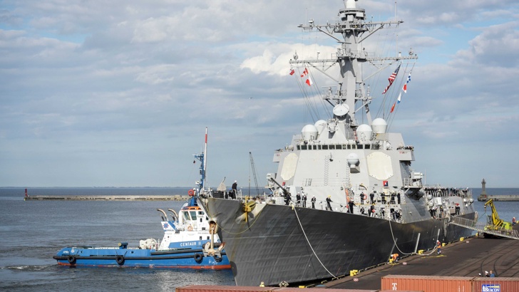 Американски разрушител навлезе в Черно мореРазрушителят от военноморските сили на