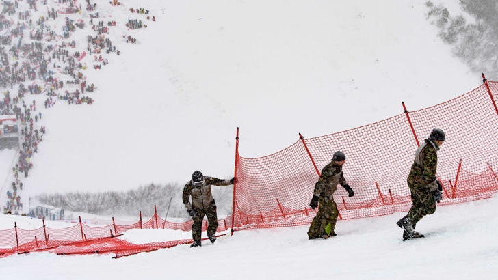 Отложиха заради силен снеговалеж спускането при мъжете в Гармиш-ПартенкирхенСпускането при