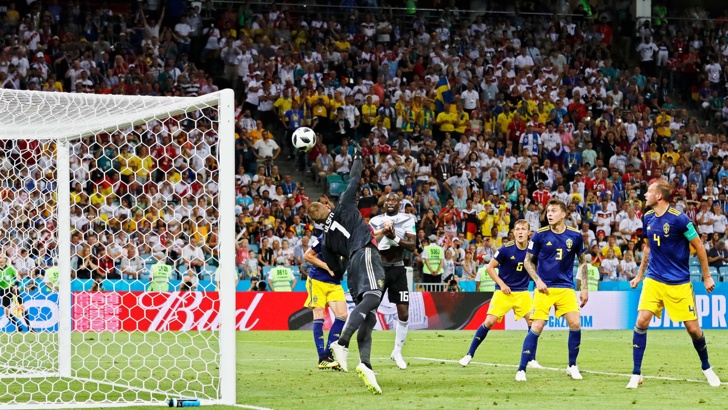 Швеция записа антирекорд с поражението от Германия с 1:2 на