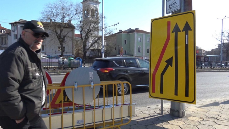 Ден първи от транспортната блокада на Пловдив хаосът е налицеМакар