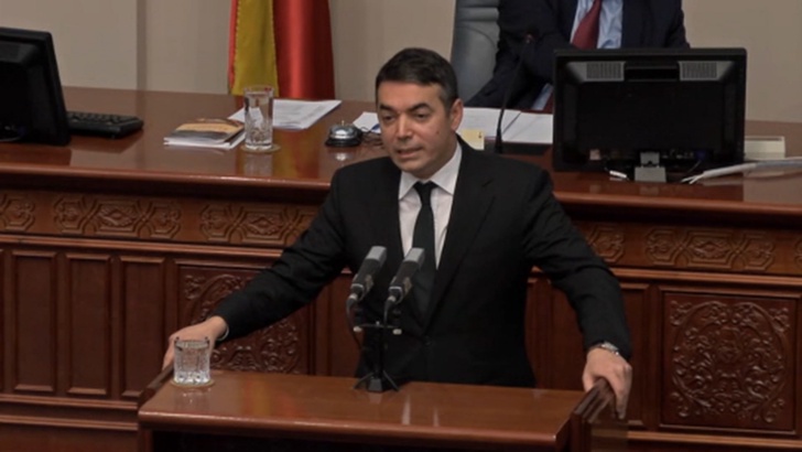 Македонският министър на външните работи Никола Димитров обеща по един