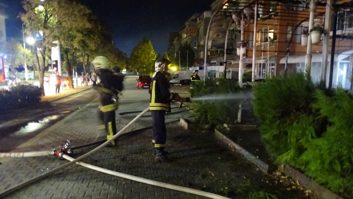 Бар Вог изгоря в Благоевград няма пострадалиЗимната градина на бар