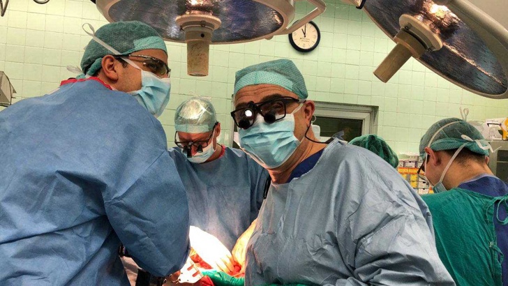 Специалисти от Клиниката по чернодробно панкреатична и трансплантационна хирургия на Военномедицинска