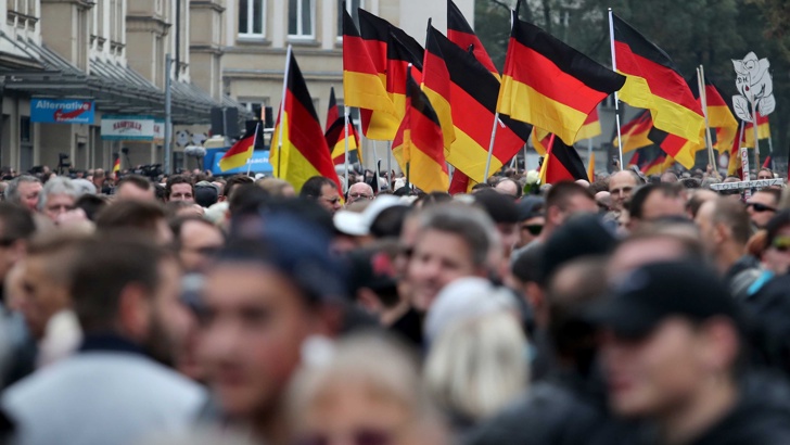 Протестите в Кемниц показват новата сила на крайнодесните в Германия