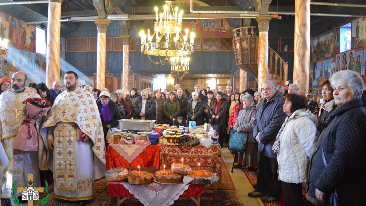Снимка: Десетки миряни участваха в празника на св. Харалампий в Самоков