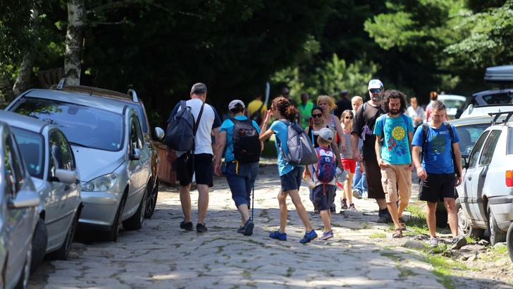 Близо 9 млн чужди туристи са посетили Бългaрия тази годинаПовече
