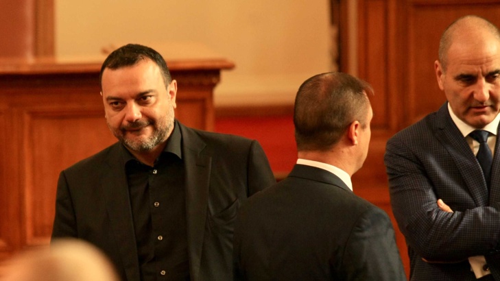 Московски вече не е депутат поема ЧБТРБез дебат в зала