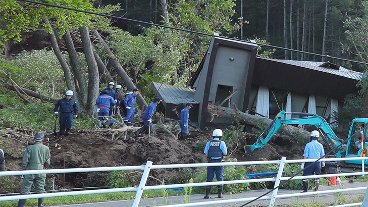 Мощно земетресение на остров Хокайдо – двама загинали и повече