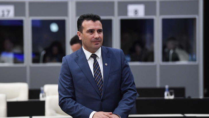 Македонският премиер Зоран Заев и външният министър Никола Димитров опровергаха