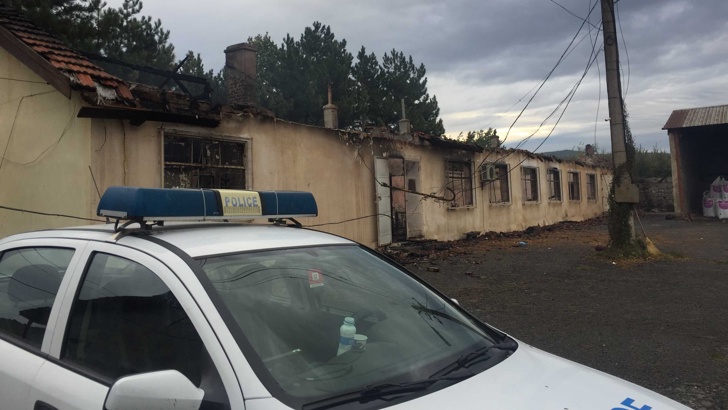Напълно изгорял е шивашки цех в село Карагеоргиево