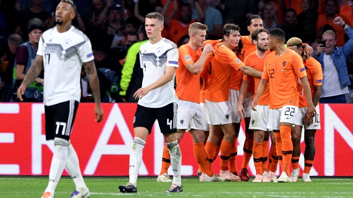 Германия претърпя тежко поражение от Холандия на стадион 34 Йохан Кройф