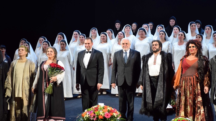 С операта Янините девет братя“ от Любомир Пипков, с режисьор