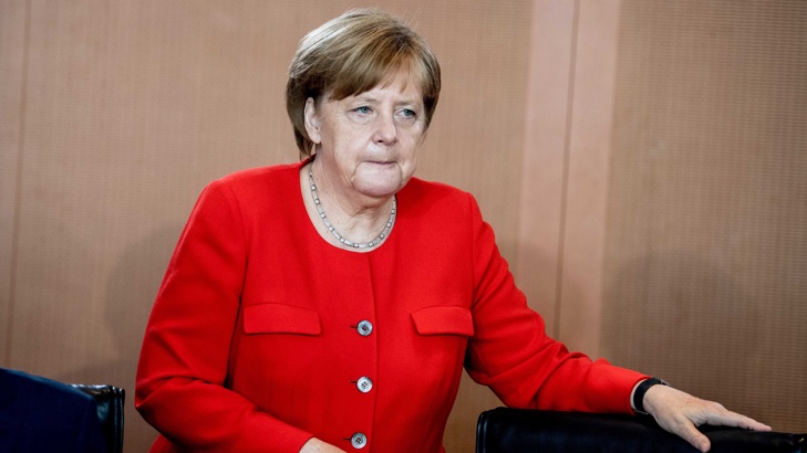 Германският канцлер Ангела Меркел проведе телефонен разговор с новия италиански